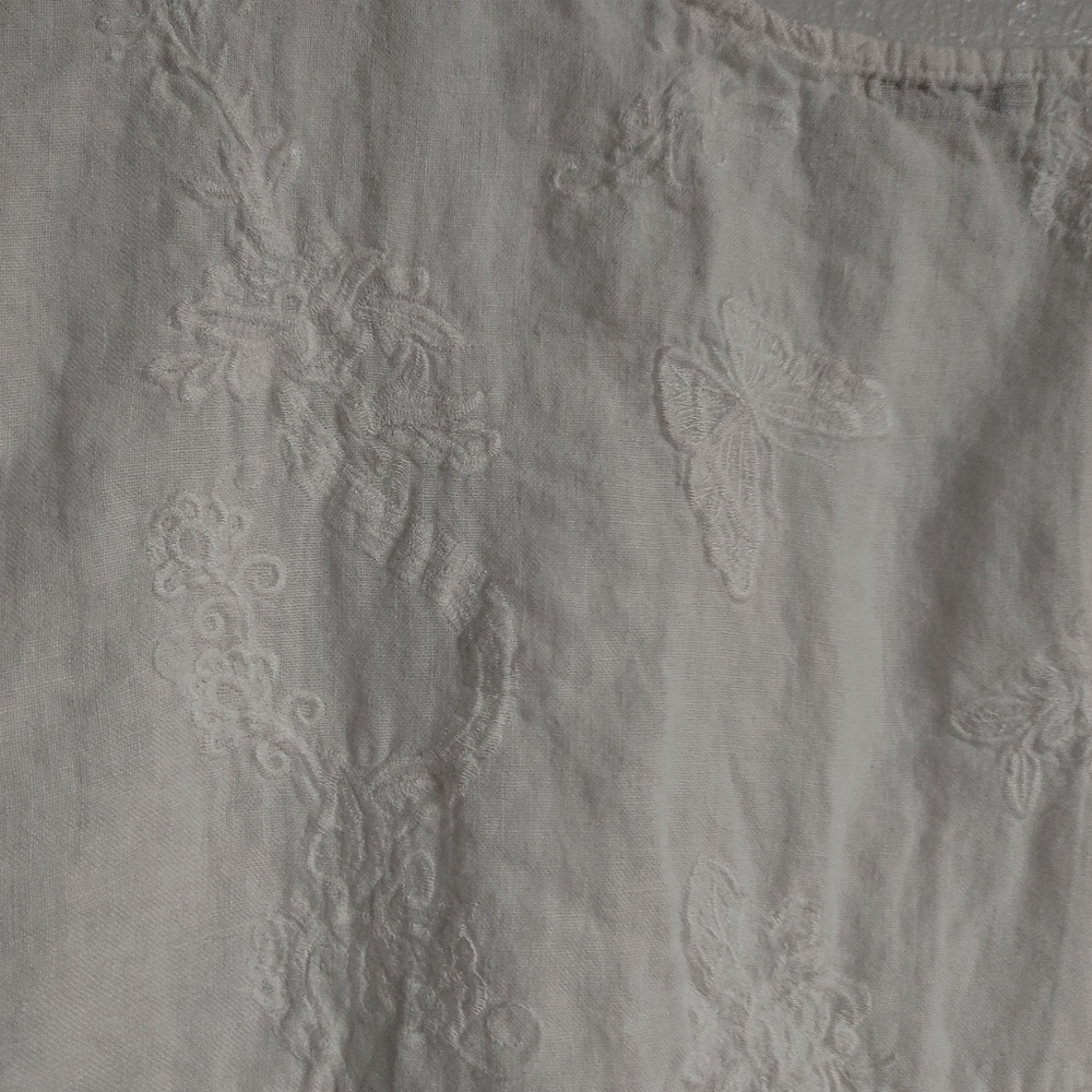 Linen Embroidered Blouse - Picture 4 of 5